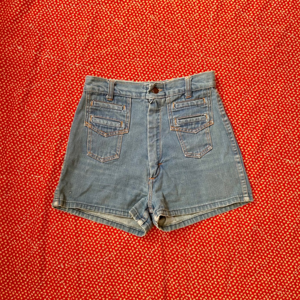 Vintage 70s High Waisted Denim Shorts Blue Jean Pocket Detail Retro Boho Womens